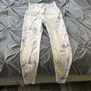 Old Navy Women’s Marble Print Leggings - White and Purple
